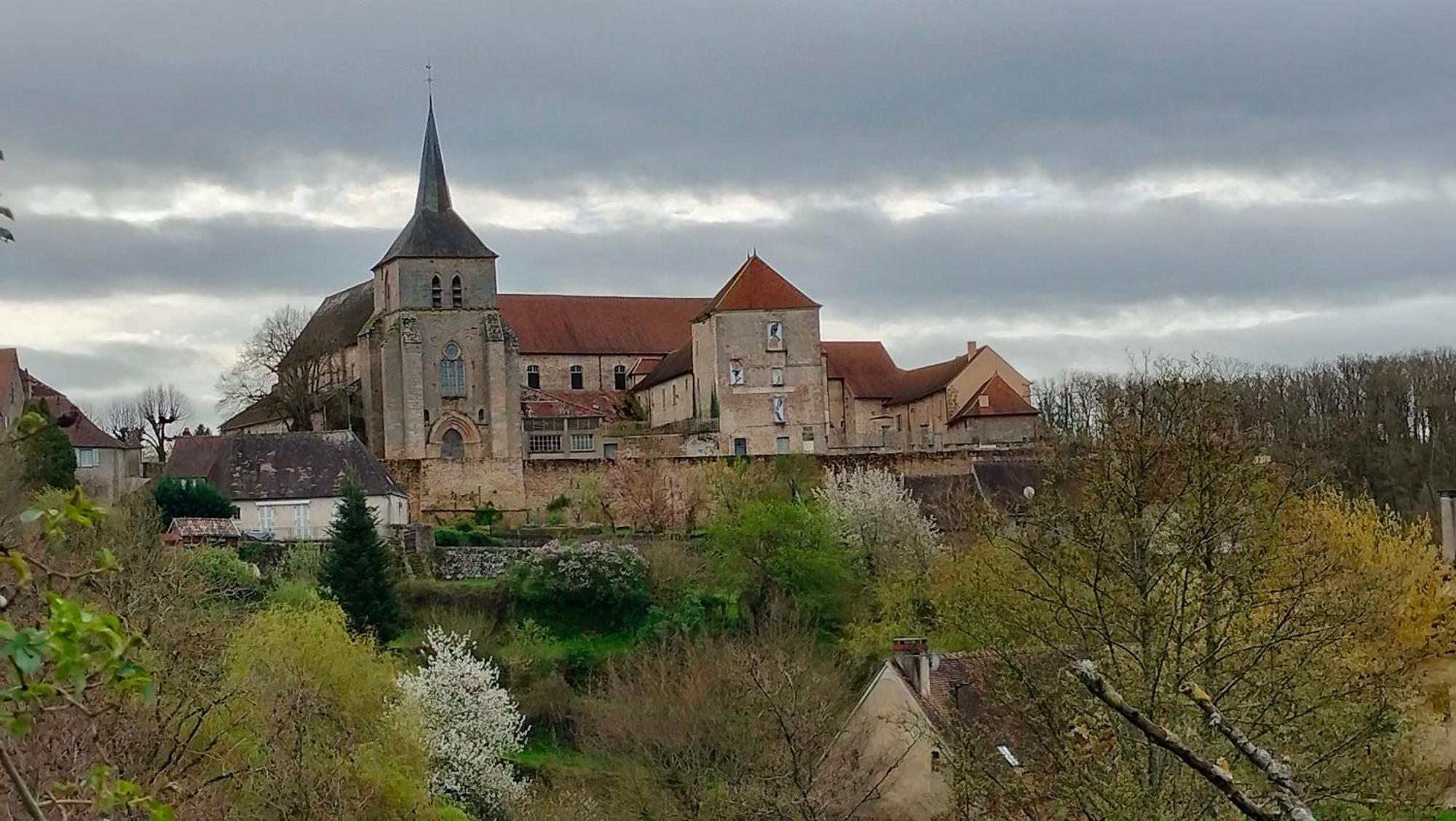 Gite "La Petite" Saint-Benoit-du-Sault Eksteriør bilde